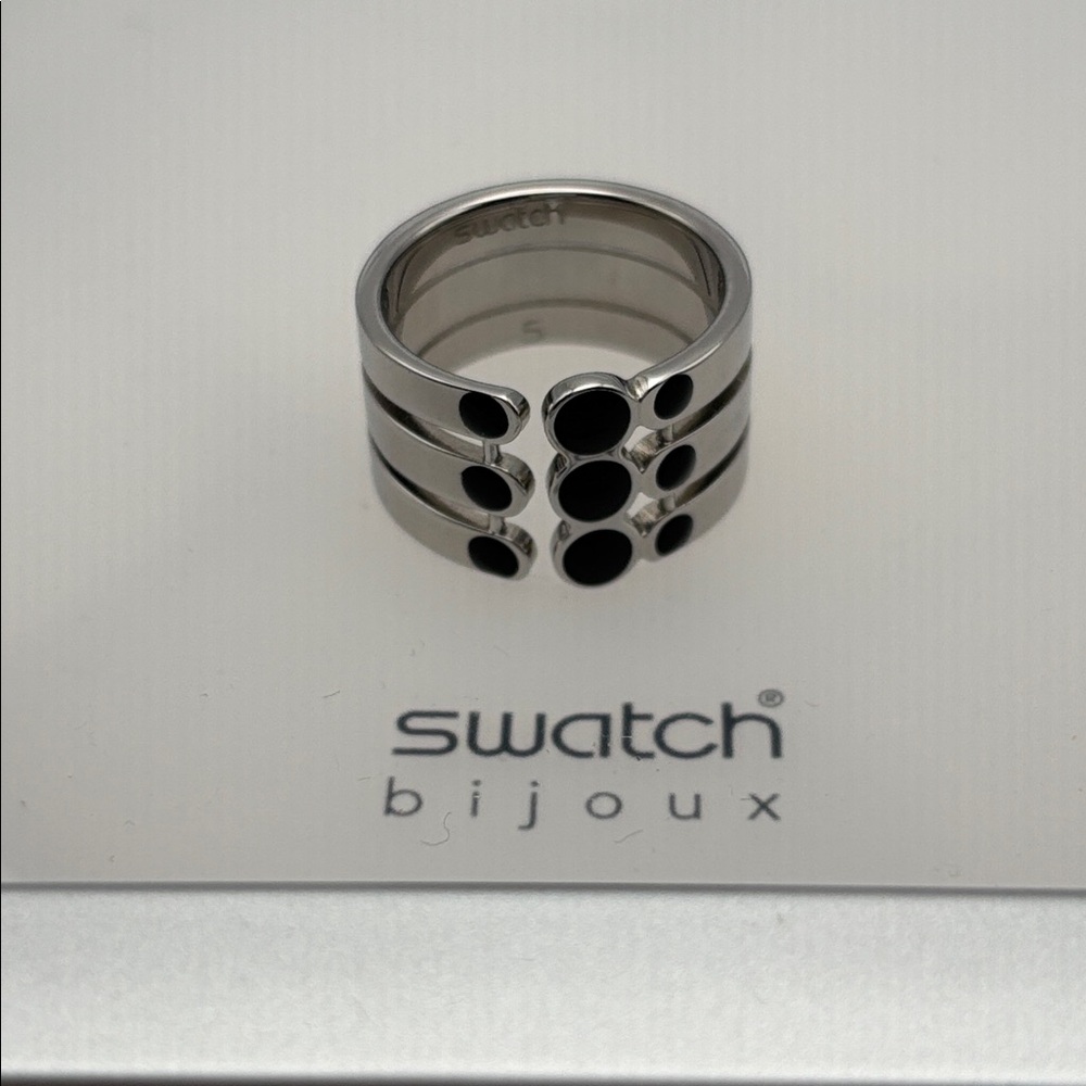 Swatch Bijoux Silver Toned Ring - size 5